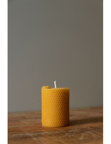Twee bijenwas dompelkaarsen ø 2,2 cm 20 cm hoog