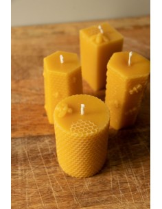 Bijenwaskaars met raat en bijen  2